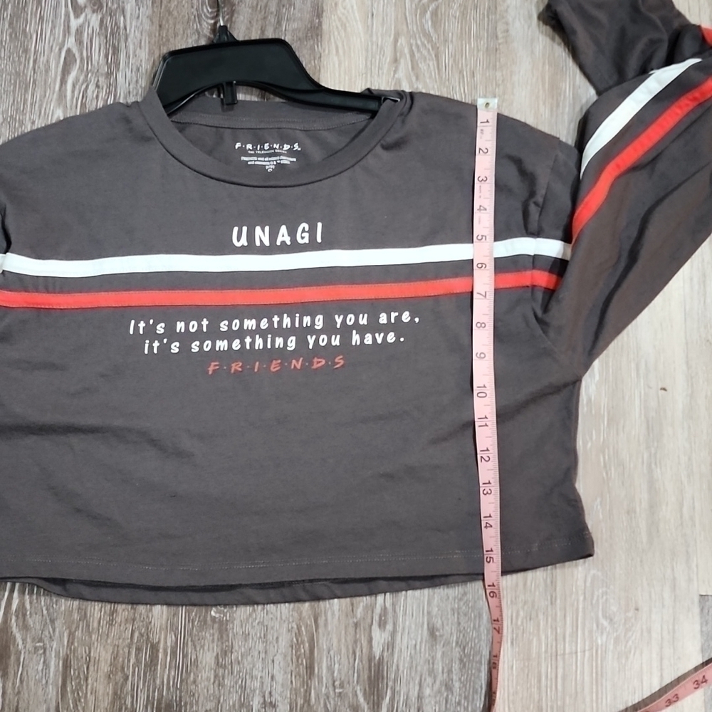 ♥️FRIENDS crop long sleeve shirt size S TV show - Picture 6 of 7